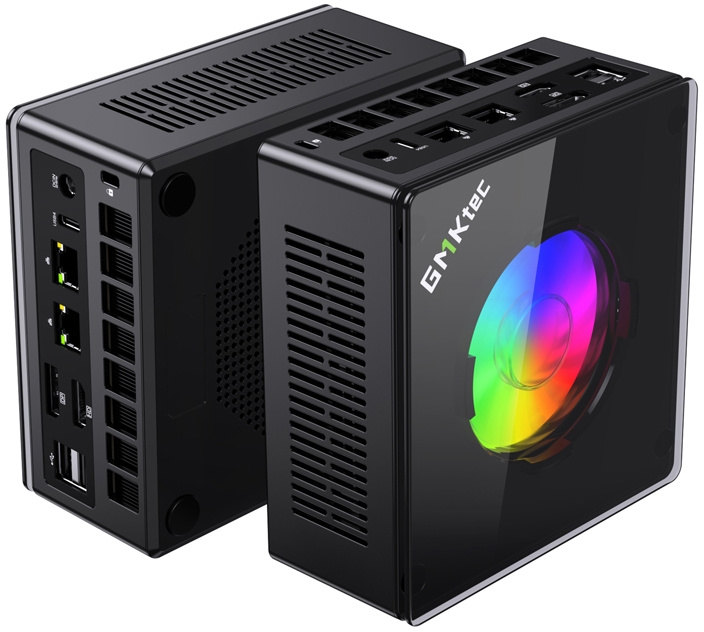 Két kompakt fekete mini PC számos csatlakozóval és színesen izzó RGB ventilátorral.