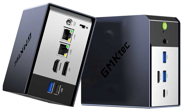 Két fekete GMKtec mini PC elülső és hátulsó portpanelekkel.