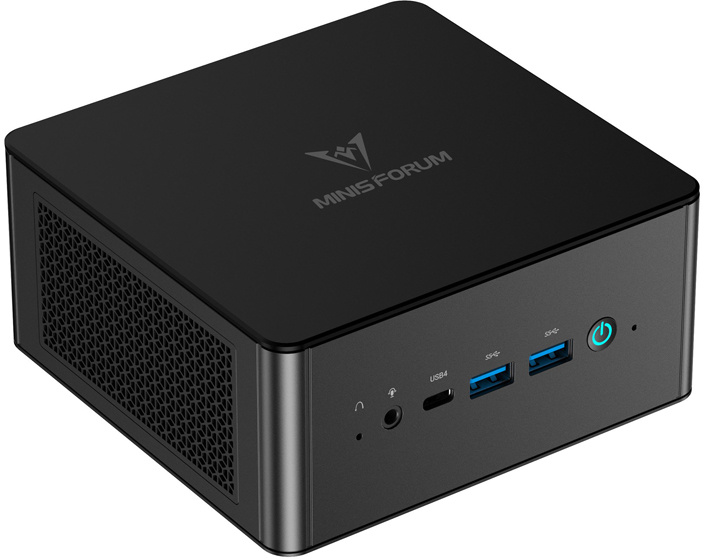 Fekete Minisforum mini PC bekapcsológombbal, USB-portokkal és elülső audio csatlakozóval.