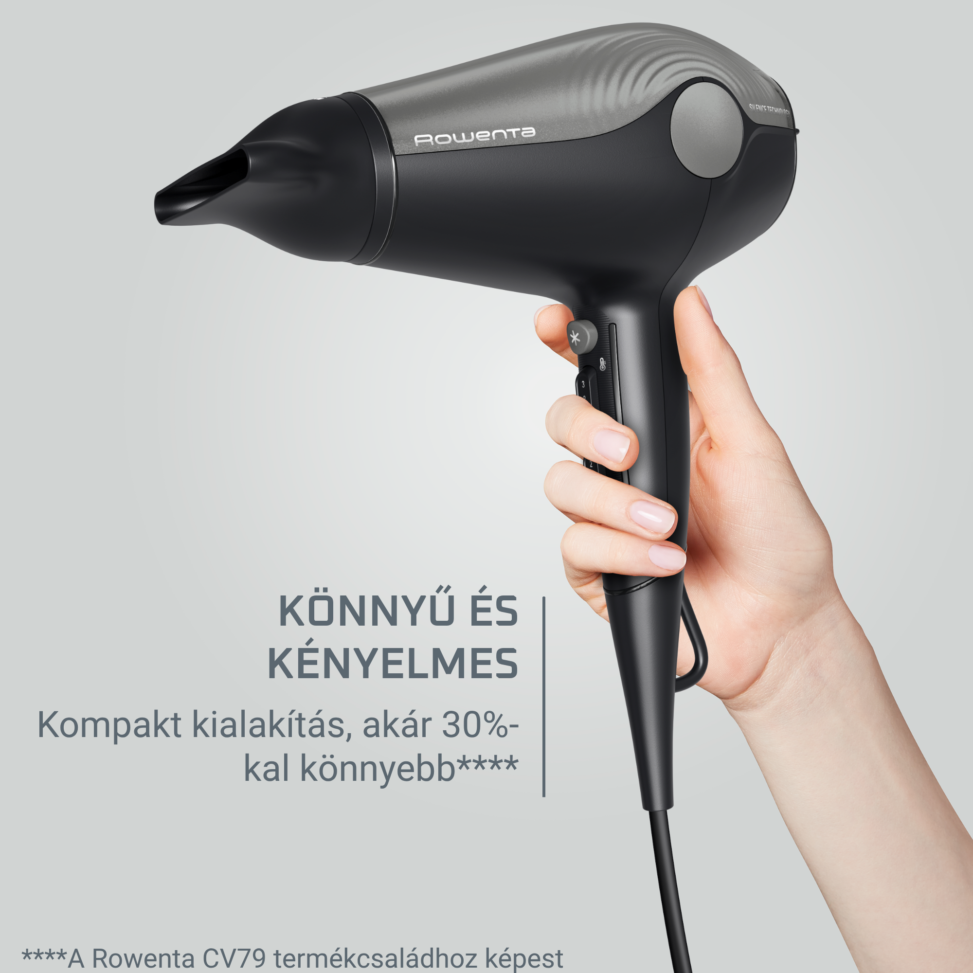 Egy kéz fekete Rowenta hajszárítót tart szürke háttér előtt szöveggel.