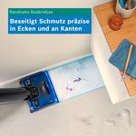 Ein blauer Wischmopp reinigt präzise eine Ecke an einer Wand mit blauer Infografik.
