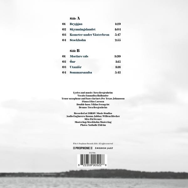 Album-Rückseite mit Tracklist für Seite A und B, Credits, Logo und Barcode über verschwommenem Wasserhintergrund.