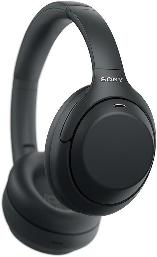 Fekete Sony over-ear fejhallgató világos háttér előtt.