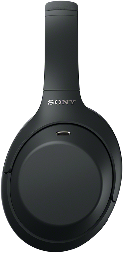 Fekete Sony fülhallgató USB-C porttal, fehér háttér előtt.