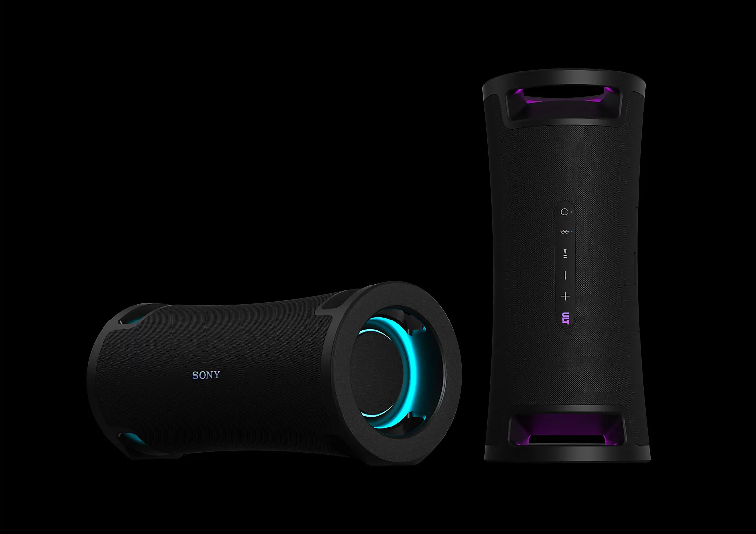 Siyah arka planda mavi ve mor aydınlatmalı iki siyah Sony Bluetooth hoparlör.