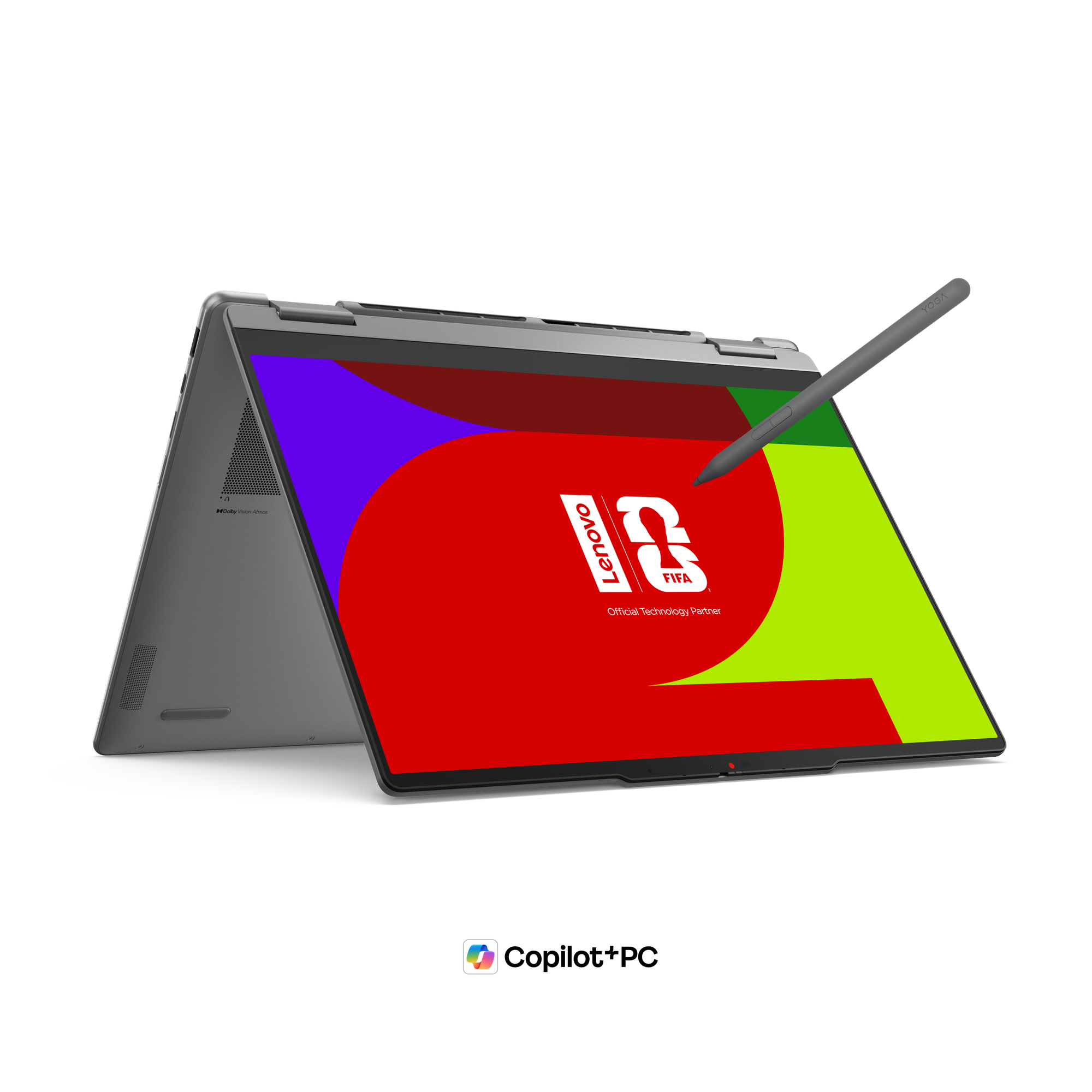 Renkli ekranında FIFA teknoloji ortağı logosu ve yanında bir stylus kalem olan gri renkli Lenovo Yoga dizüstü bilgisayar.
