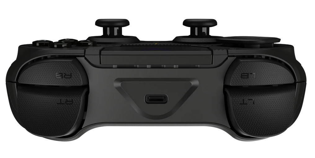 Vue frontale d'une manette de jeu vidéo noire avec des joysticks, des boutons et un port USB-C central.