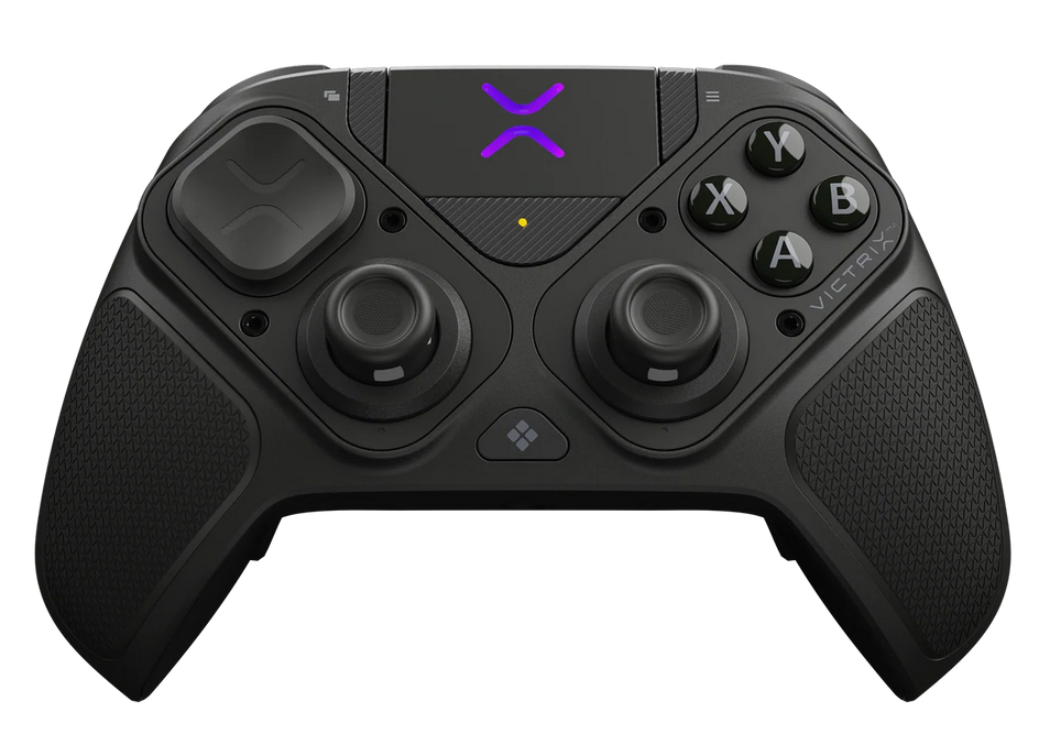 Manette de jeu Victrix noire avec poignées texturées, deux joysticks analogiques, boutons XYAB et logo lumineux.