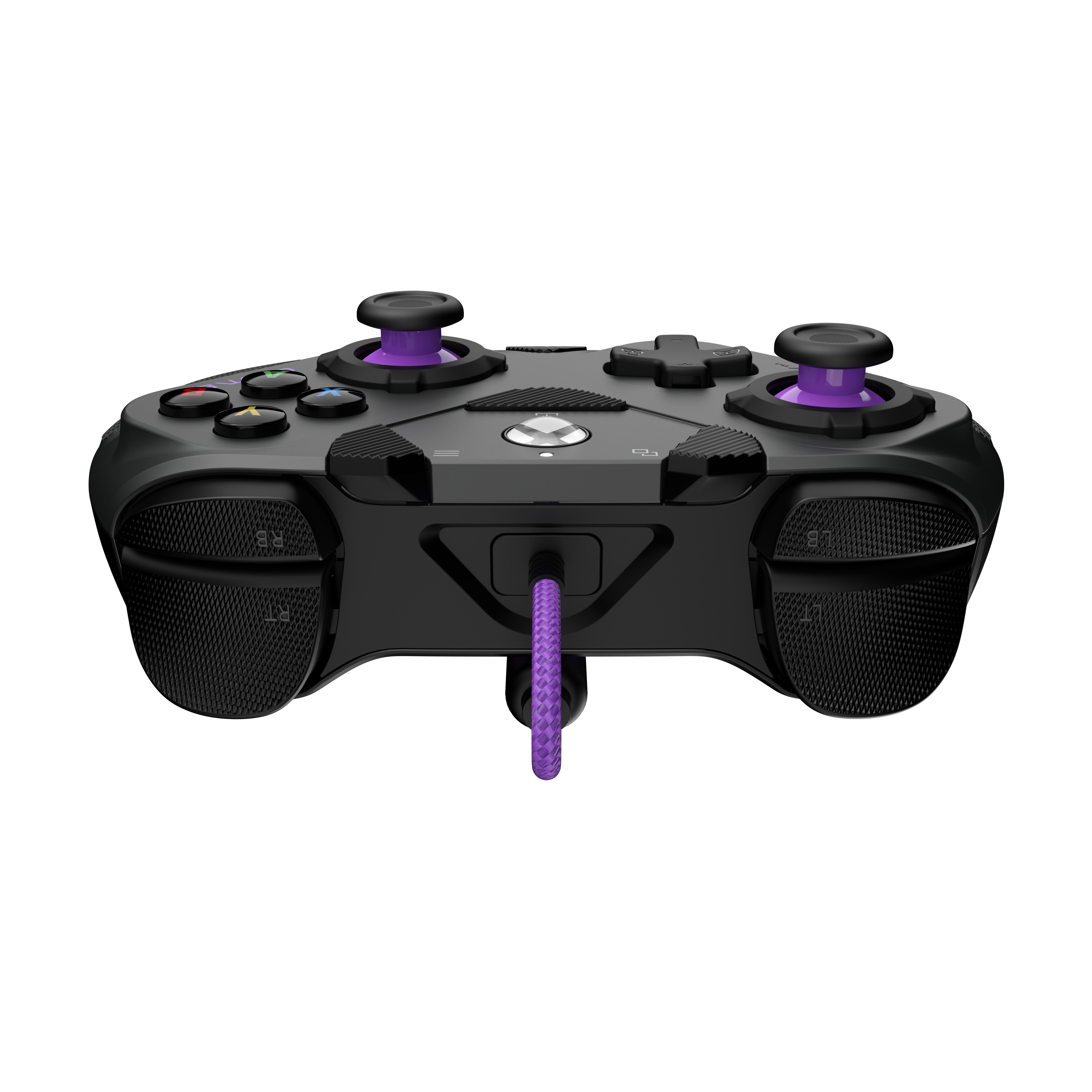 Manette Xbox noire avec des touches violettes et un câble tressé violet sur fond noir.