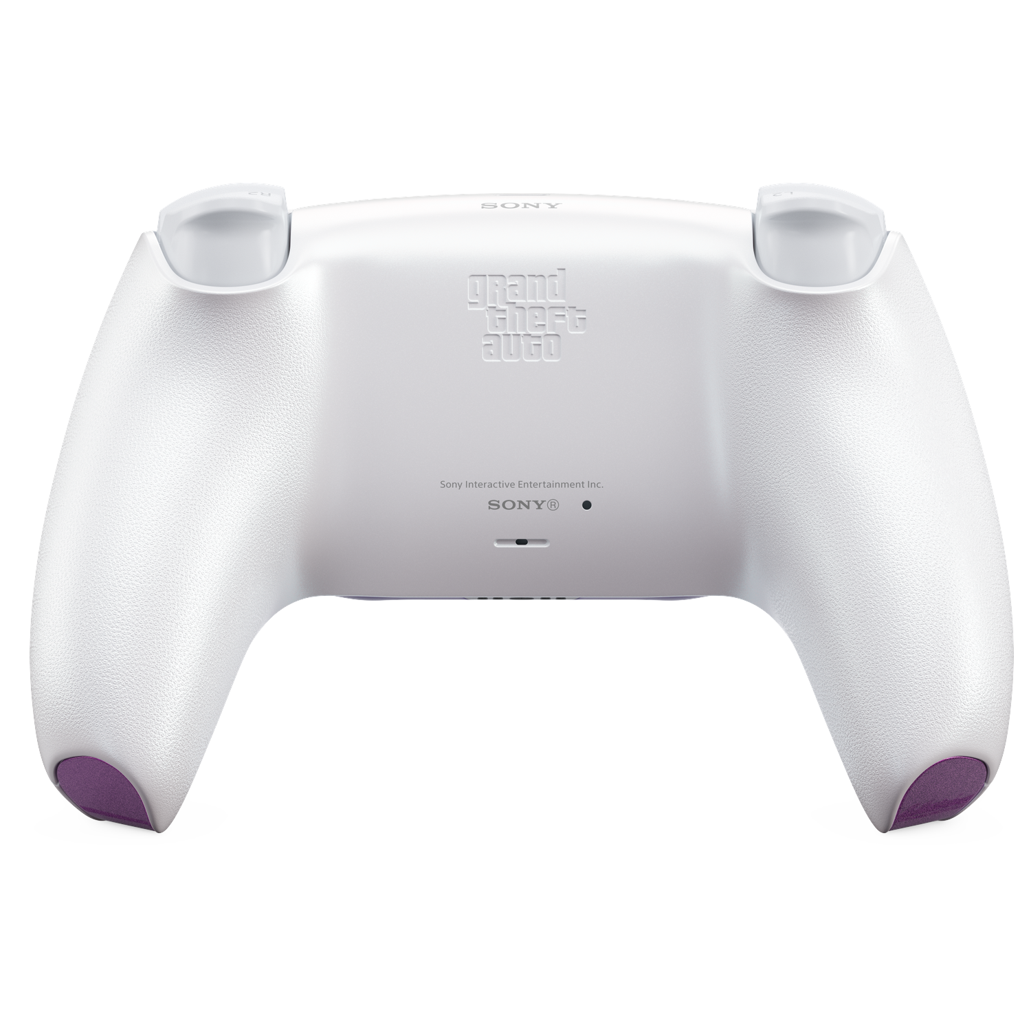 Vue arrière d'une manette PlayStation 5 DualSense blanche avec logo Grand Theft Auto et touches violettes.