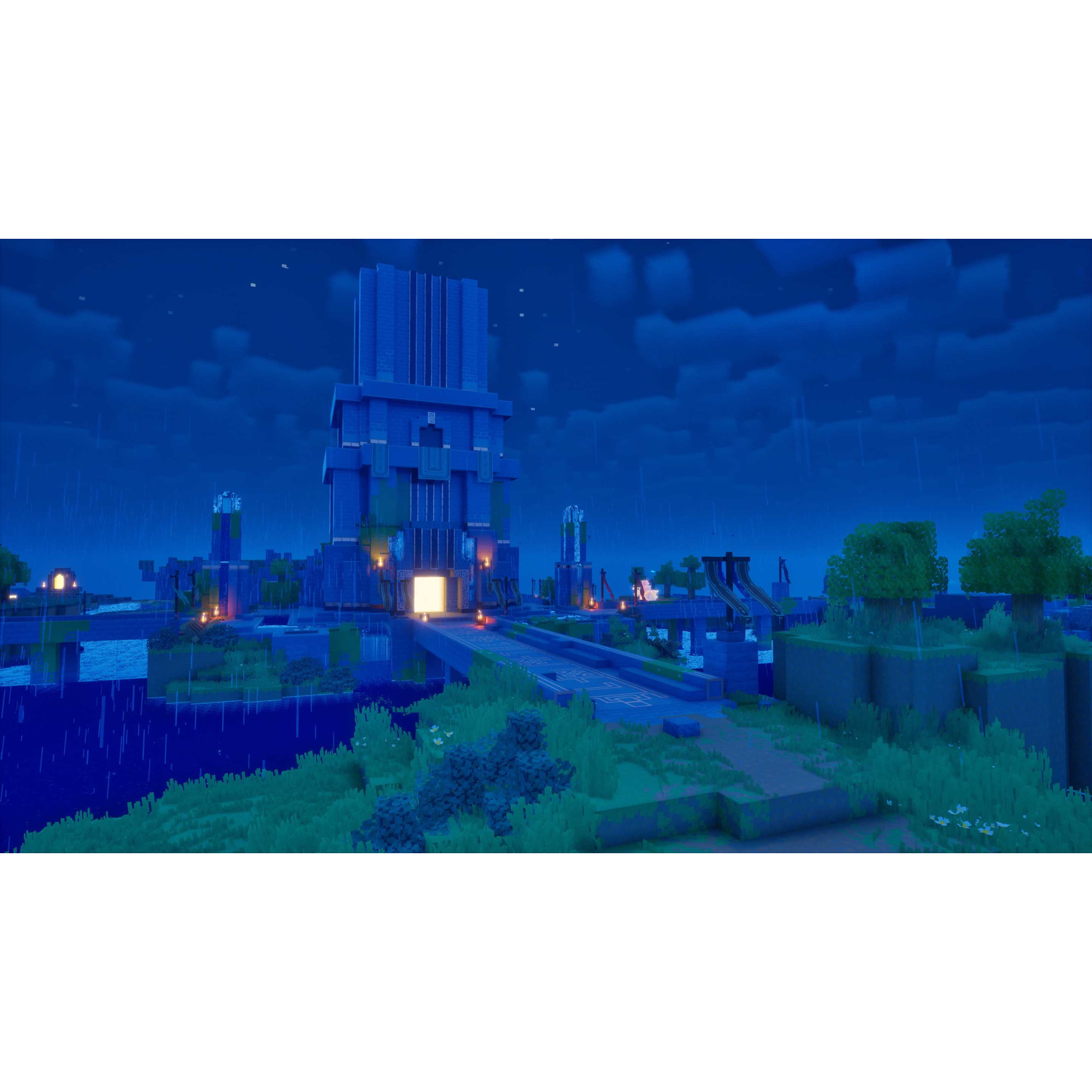 Scena notturna di Minecraft che mostra una grande fortezza blu con ingresso illuminato sull'acqua.