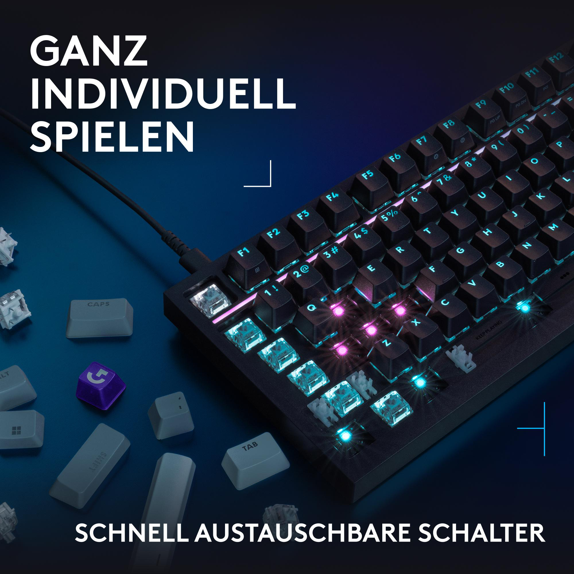 Mechanische Gaming-Tastatur mit anpassbaren, leuchtenden Schaltern und umliegenden losen Tastenkappen.