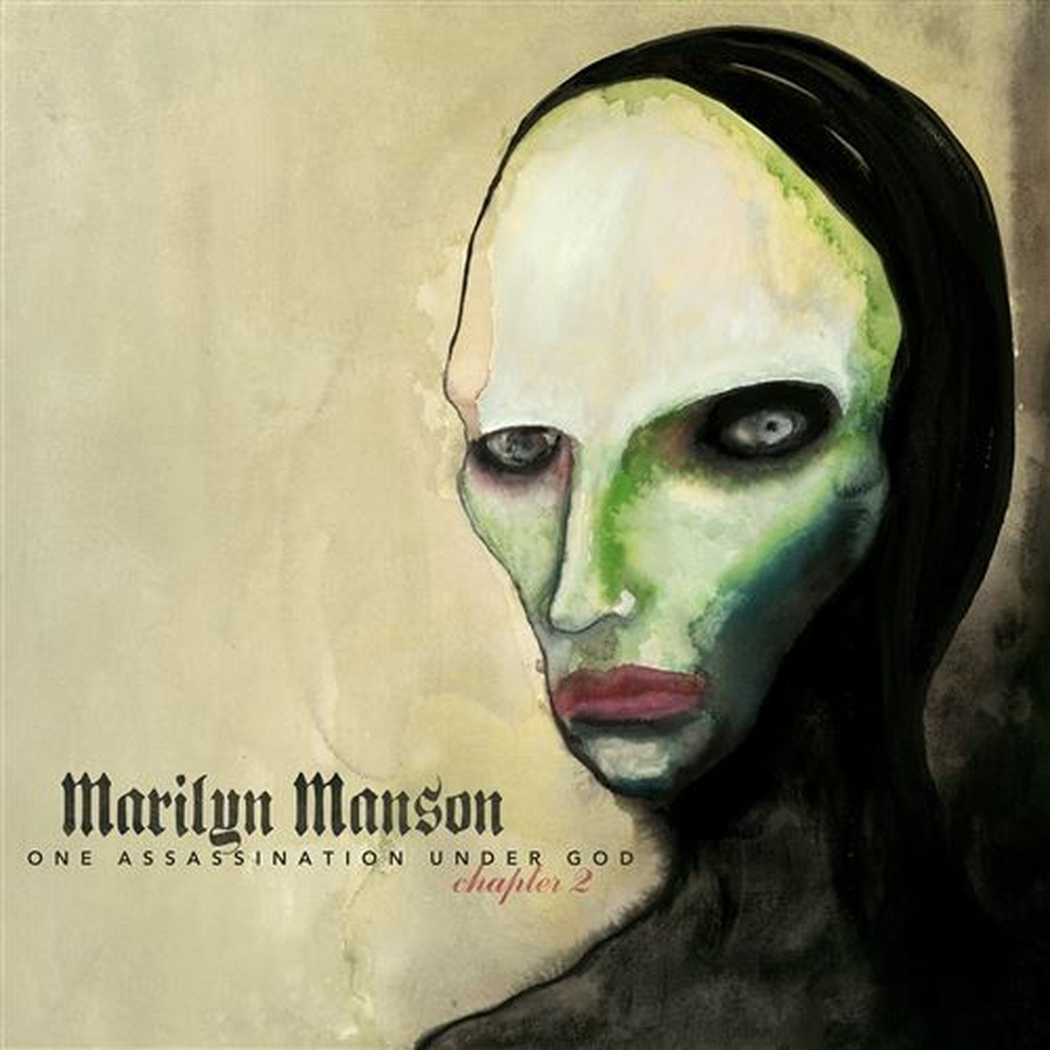Un visage pâle et spectral avec des cheveux sombres, des lèvres rouges et le texte Marilyn Manson.