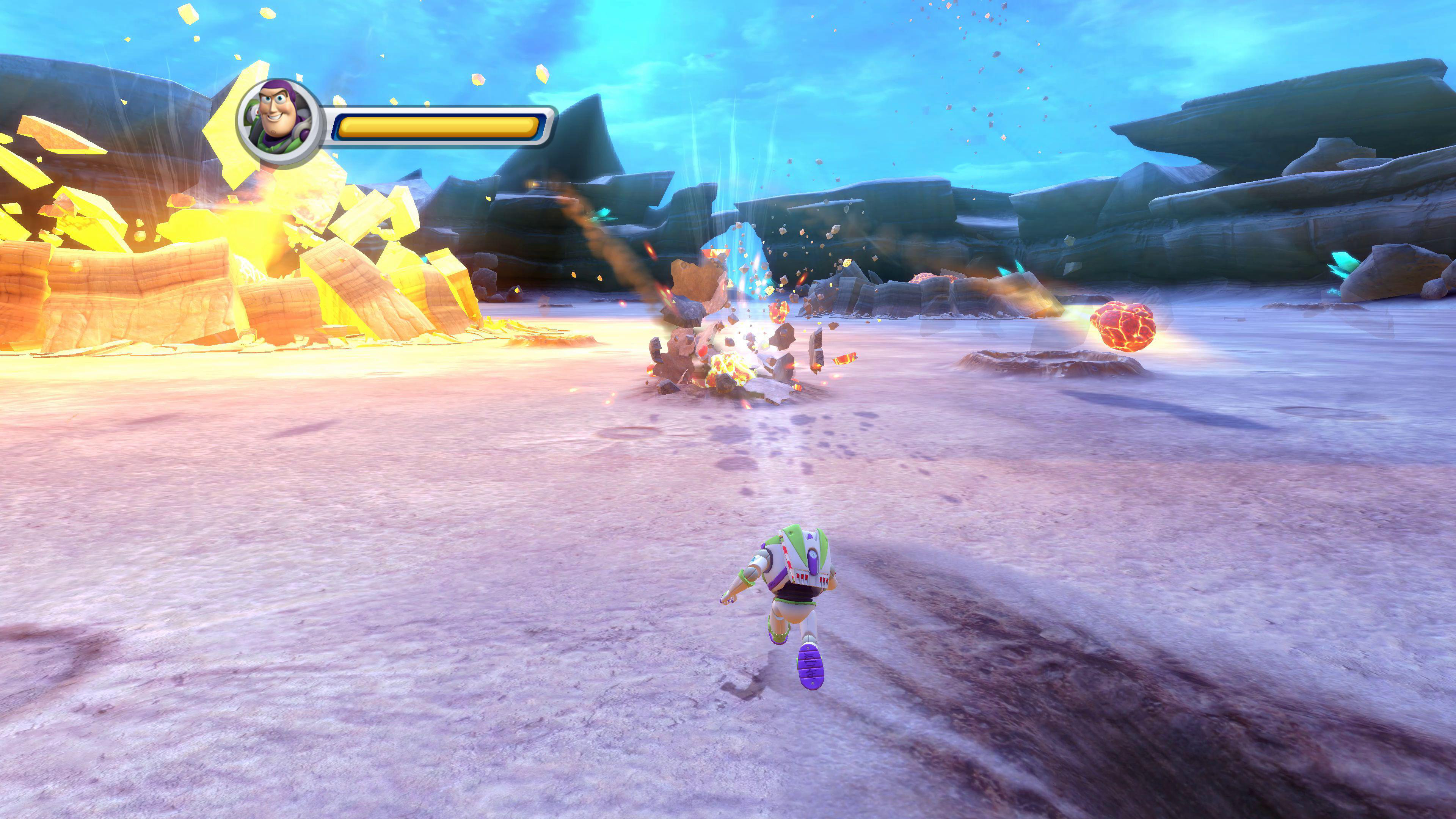 Buzz Lightyear rennt in einer Alien-Landschaft vor einer Explosion und tückischen Hindernissen davon.
