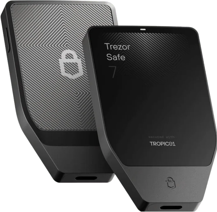 Zwei schwarze Trezor Safe Hardware-Wallets vor dunklem Hintergrund.
