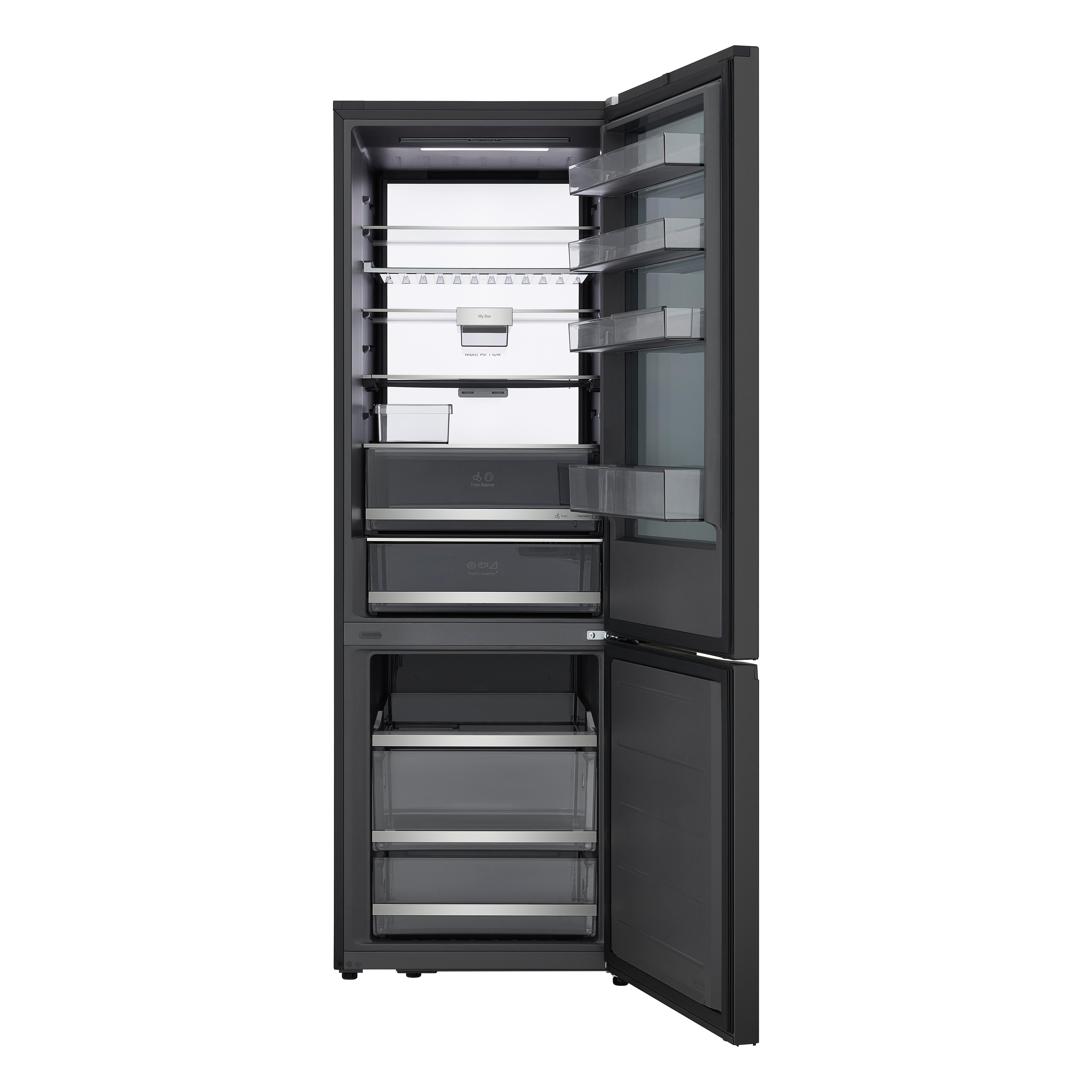 Schwarzer Kühlschrank mit geöffneten Türen, der beleuchtete Regale, Fächer und transparente Schubladen zeigt.