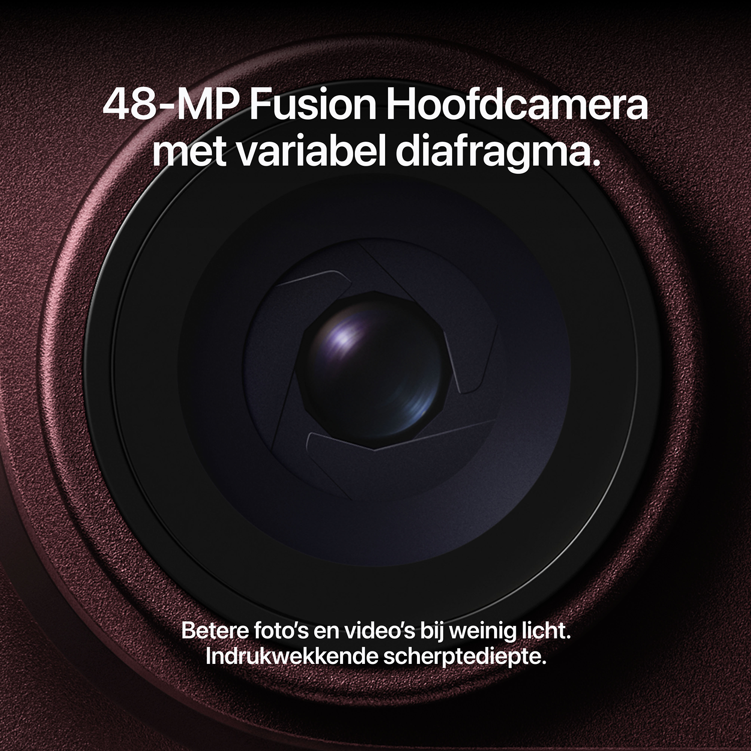 Closeup van een smartphonecamera met tekst.