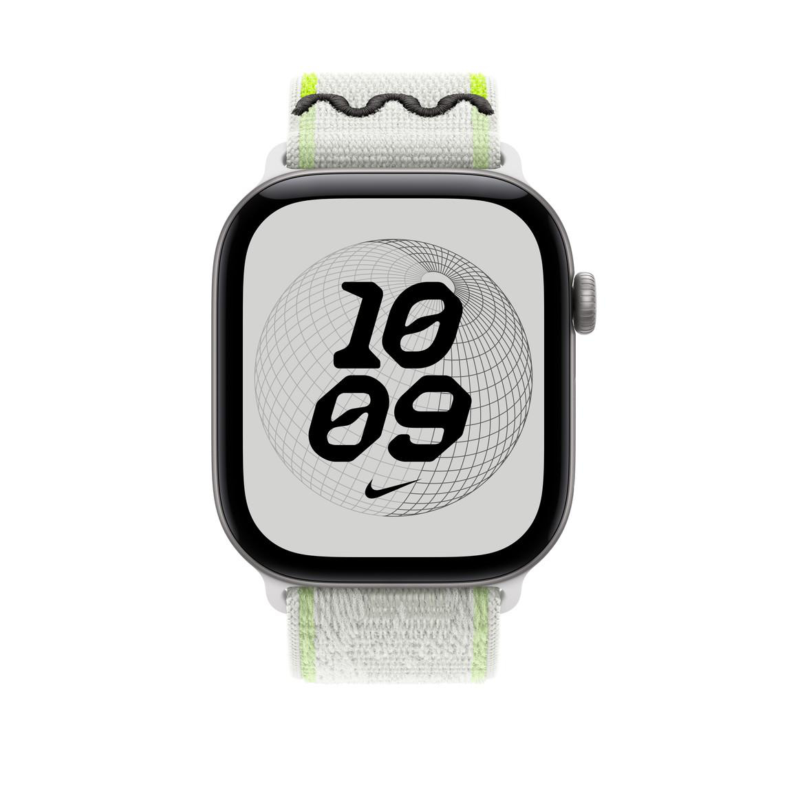 Eine Apple Watch mit weiß-grünem Stoffarmband und digitalem Zifferblatt zeigt die Zeit 10:09.