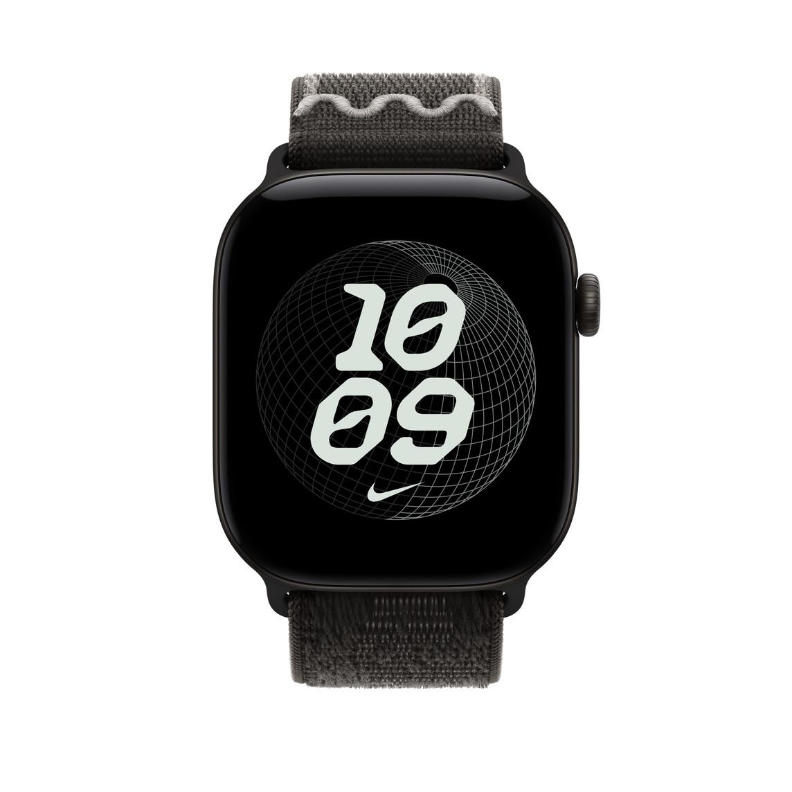 Schwarze Smartwatch mit Stoffarmband und digitalem Zifferblatt, das 10:09 anzeigt.