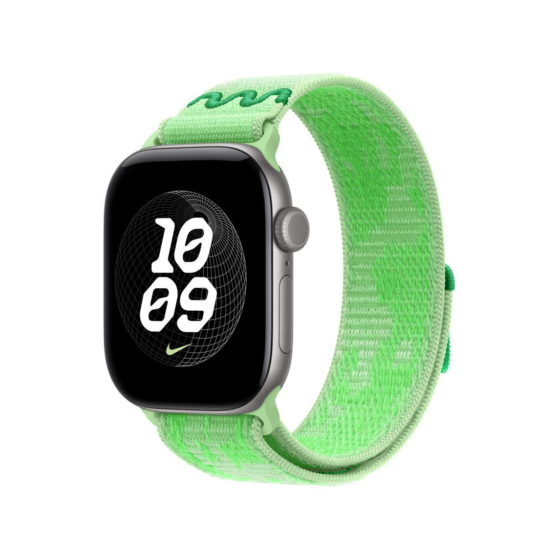 Eine Smartwatch mit silbernem Gehäuse und hellgrünem Stoffarmband zeigt die Uhrzeit 10:09.