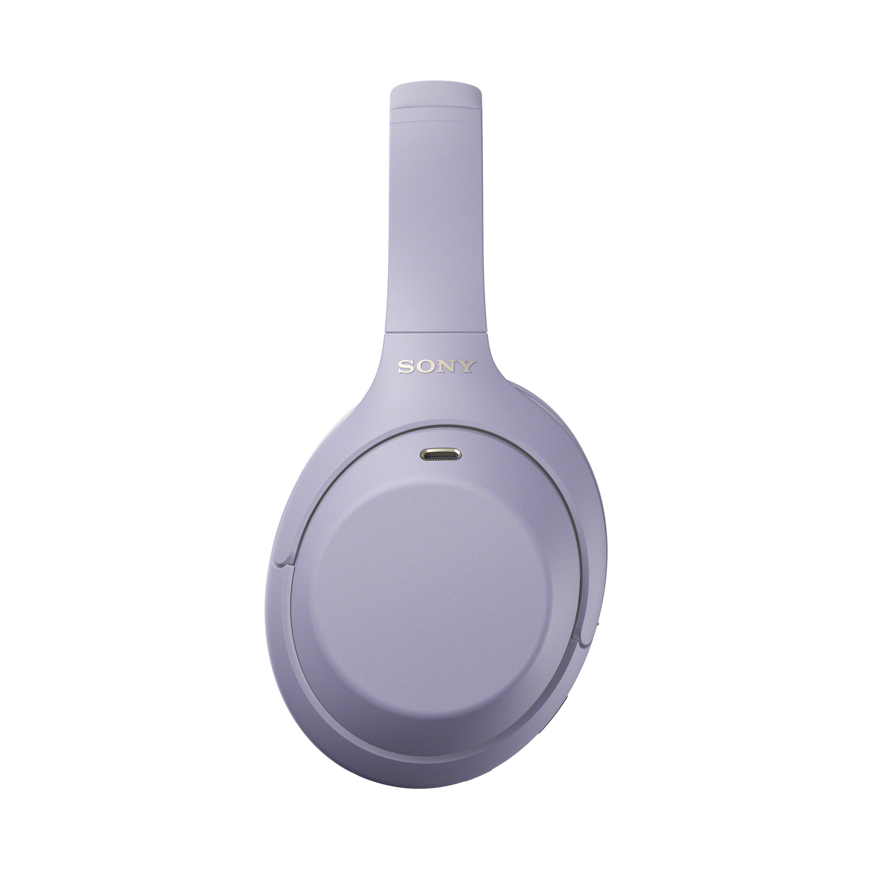 Auriculares supraaurales Sony morados sobre fondo blanco con puerto USB-C.