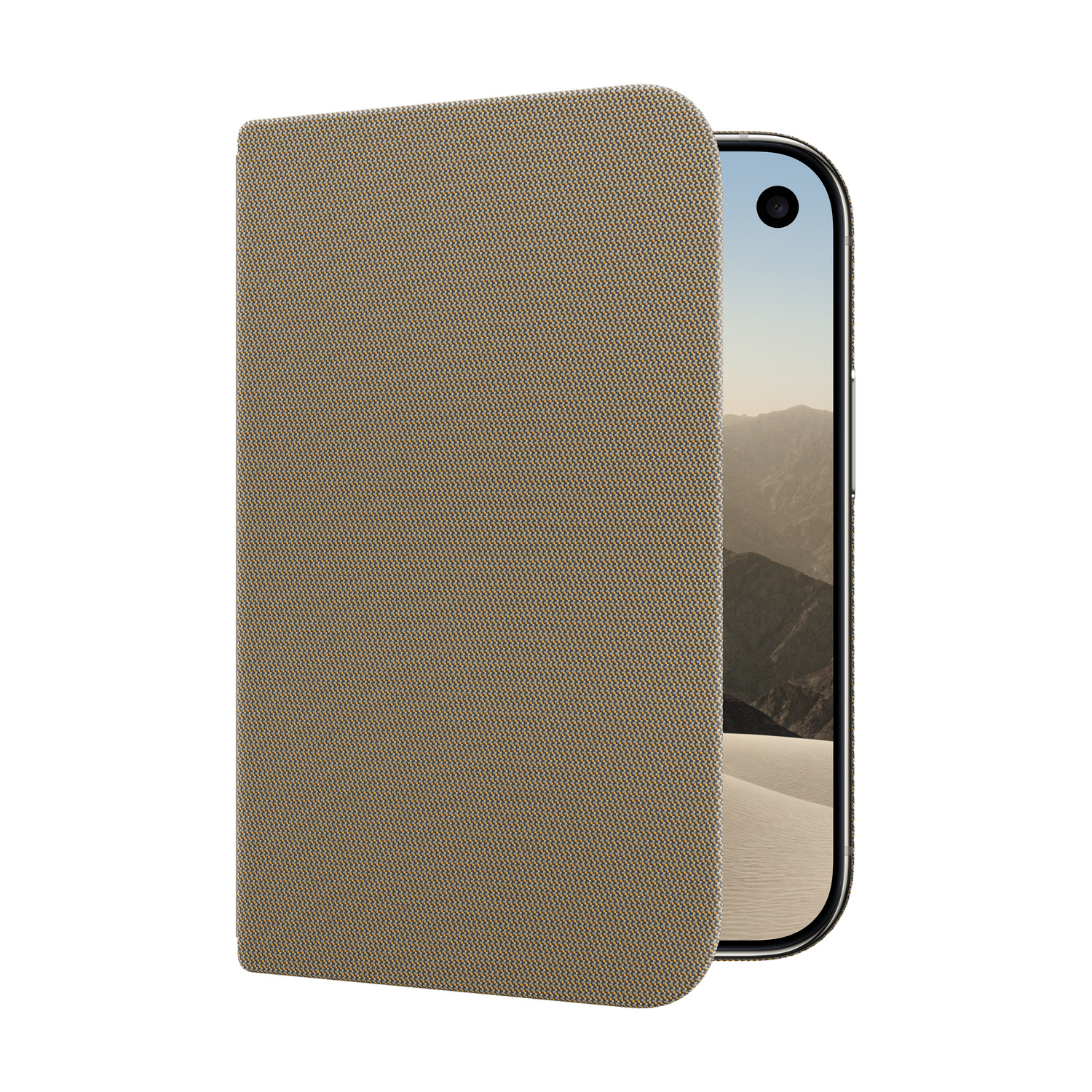 Smartphone con custodia a libro in tessuto beige e sfondo montano.