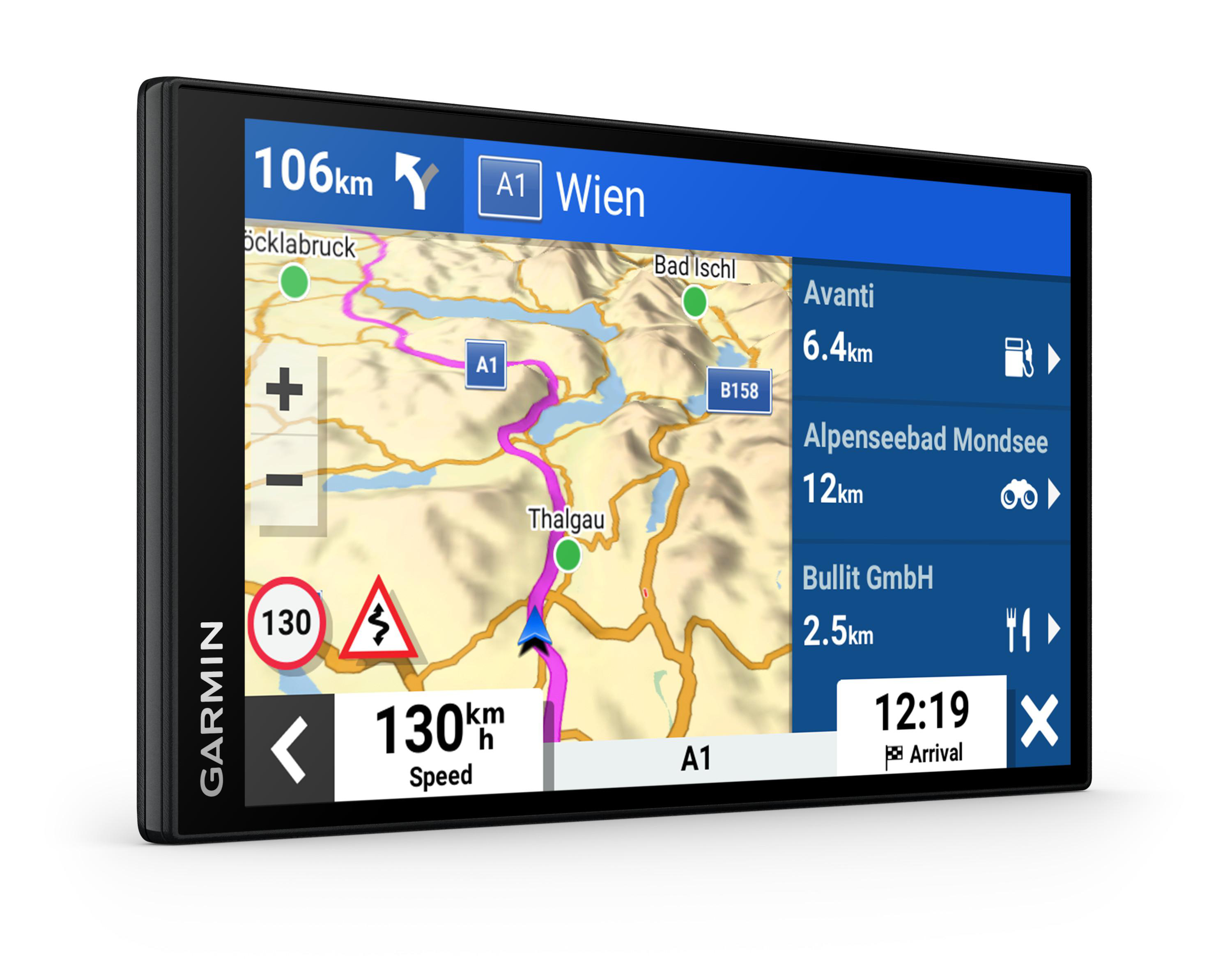 Garmin-GPS-Gerät zeigt eine Navigationskarte für Wien mit Route, Geschwindigkeit und Ankunftszeit.