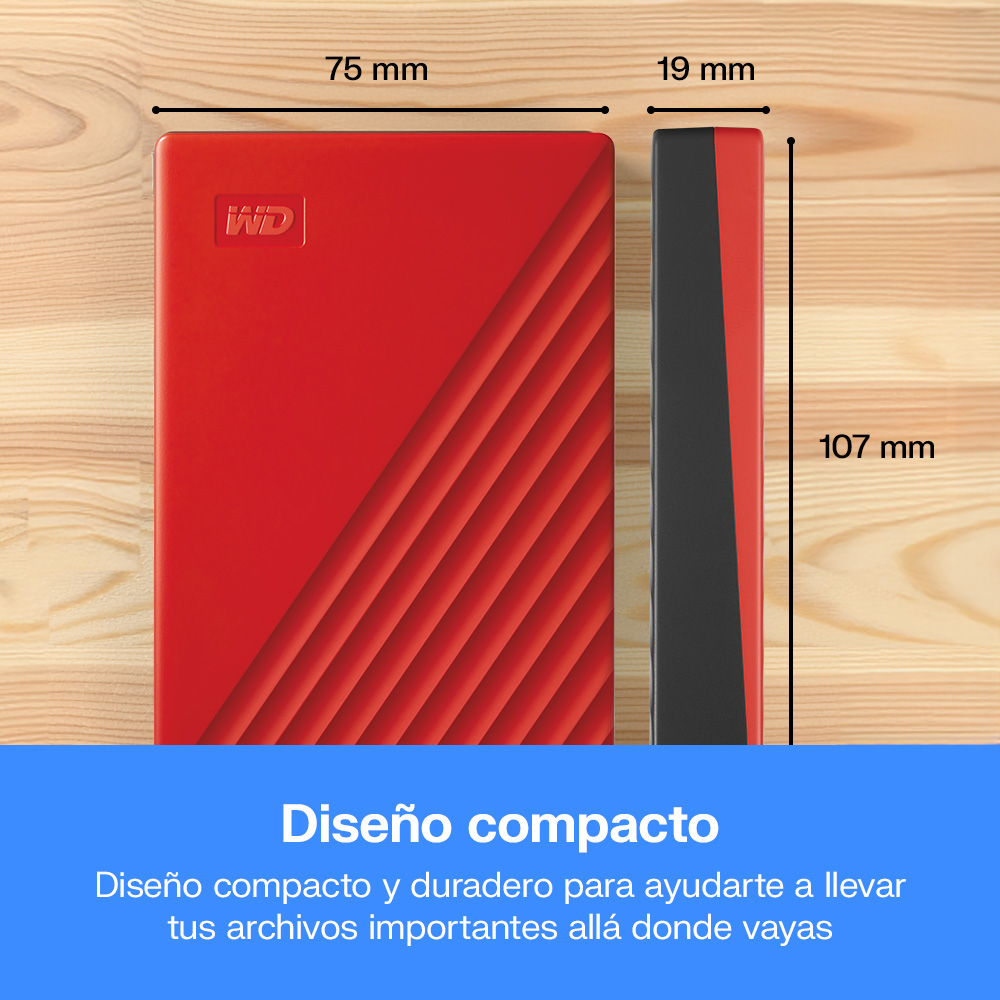 Disco duro rojo WD con dimensiones de 75mm x 107mm x 19mm sobre madera, barra azul abajo.