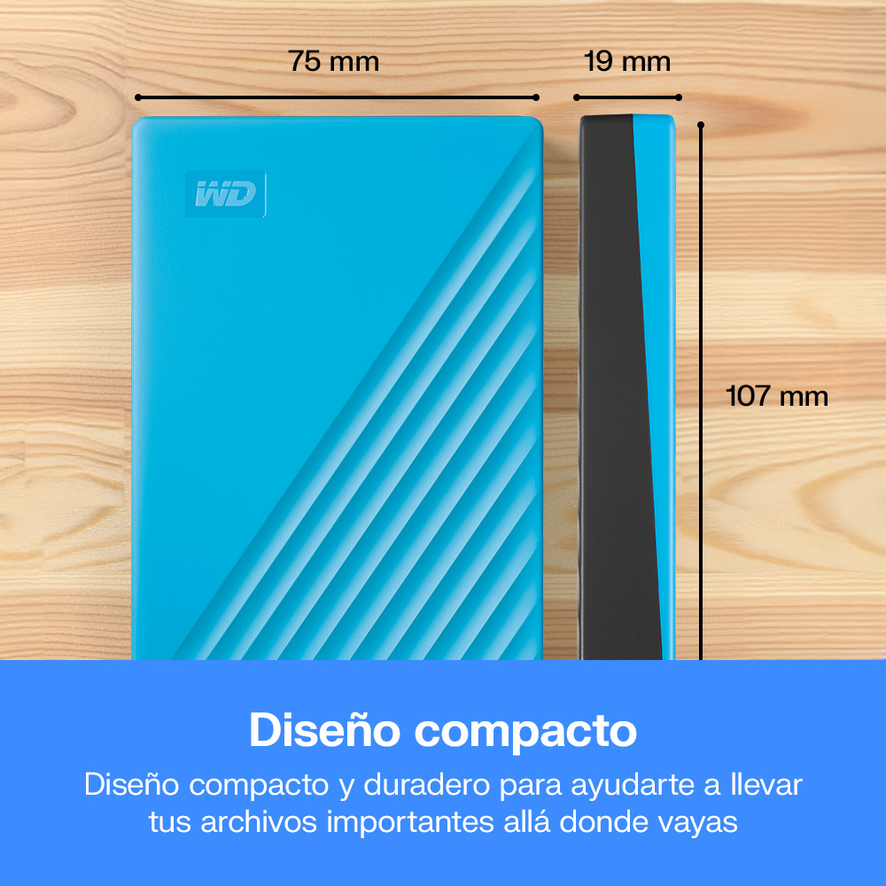 Disco duro WD azul con dimensiones de 75x107x19 mm sobre madera.
