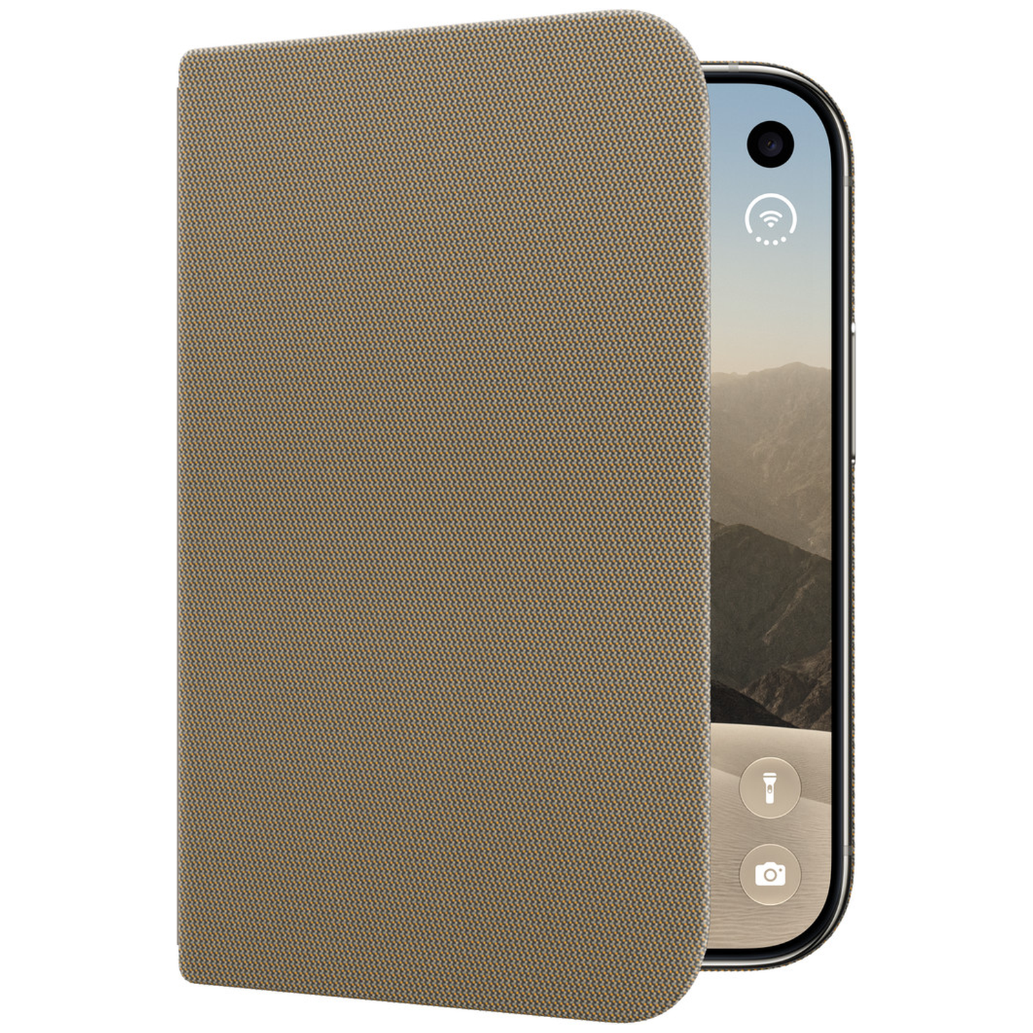 Un smartphone dans un étui marron texturé affichant un fond d'écran de montagne.