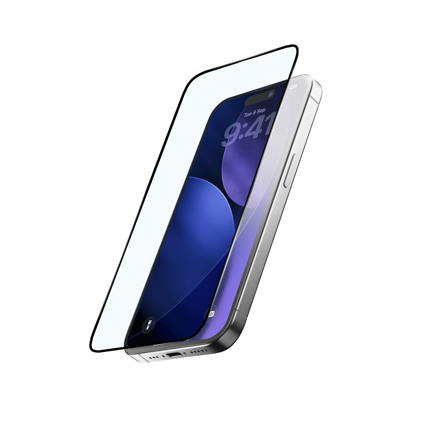 Eine schwarze Panzerglas-Displayschutzfolie schwebt leicht über einem silbernen Smartphone vor weißem Hintergrund.