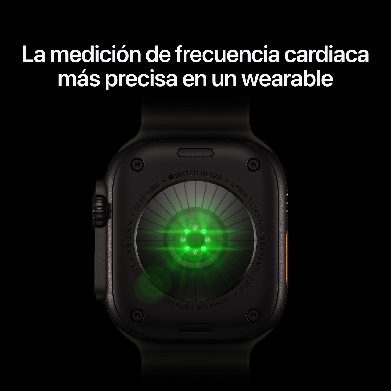 Primer plano de la parte trasera del Apple Watch Ultra con sensores de frecuencia cardíaca verdes sobre fondo negro.