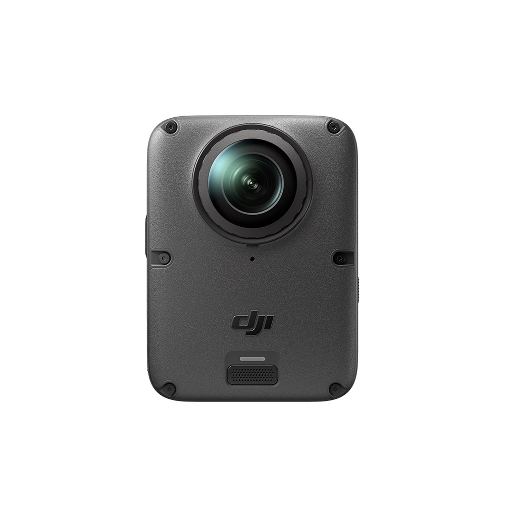 Beyaz arka planda ön tarafta büyük yuvarlak lensli gri DJI aksiyon kamerası.