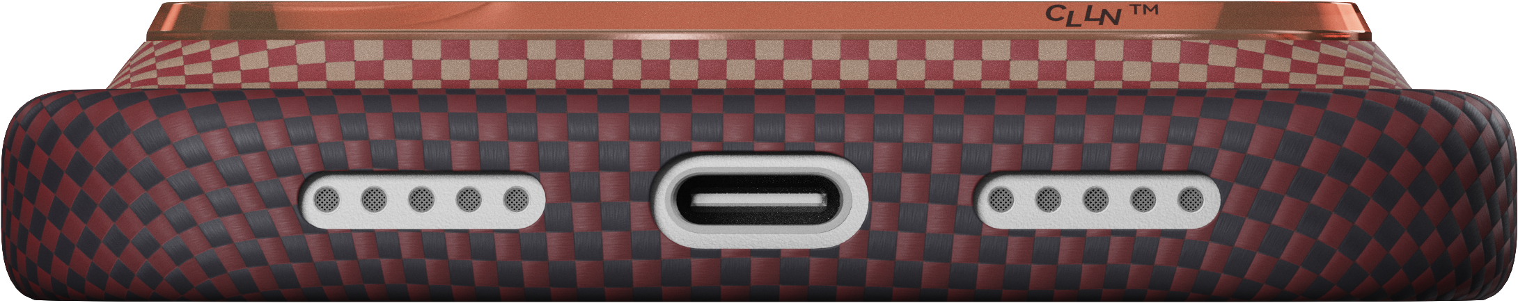 Piros-fekete kockás mintás telefontok alsó nézete, középső USB-C porttal és hangszórórácsokkal.