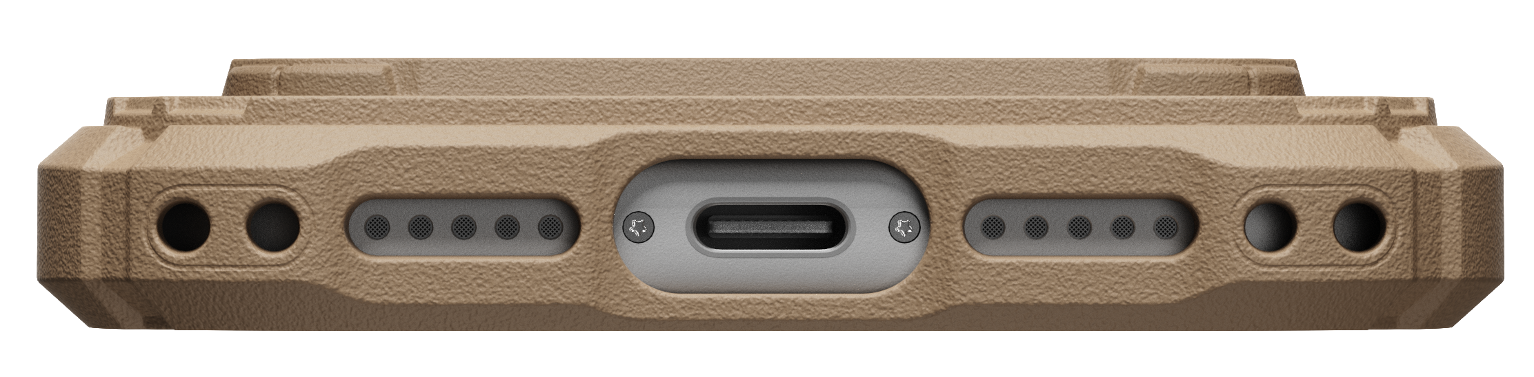 Egy barna, erősített tok alja USB-C porttal, hangszórórácsokkal és nyílásokkal.