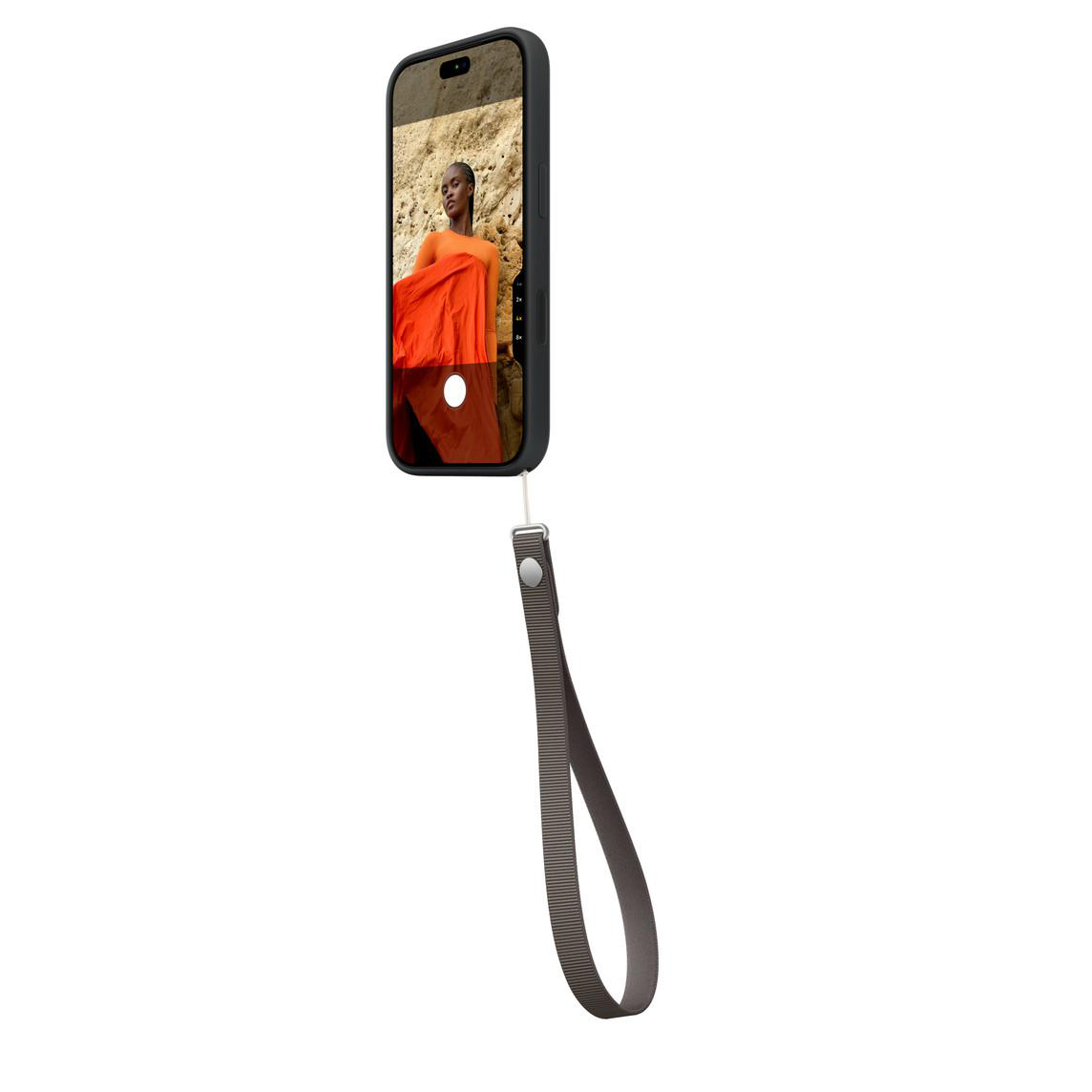 Ein Smartphone in einer schwarzen Hülle mit einer grauen Handschlaufe vor weißem Hintergrund.