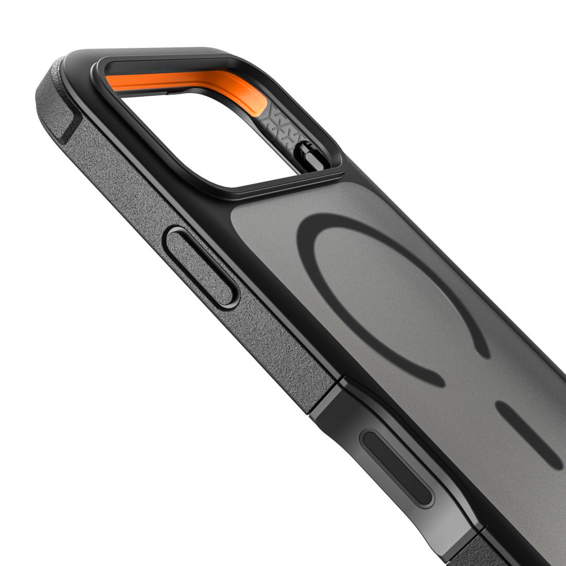 Schwarze Smartphone-Hülle mit orangen Akzenten und strukturierter Oberfläche auf weißem Hintergrund.