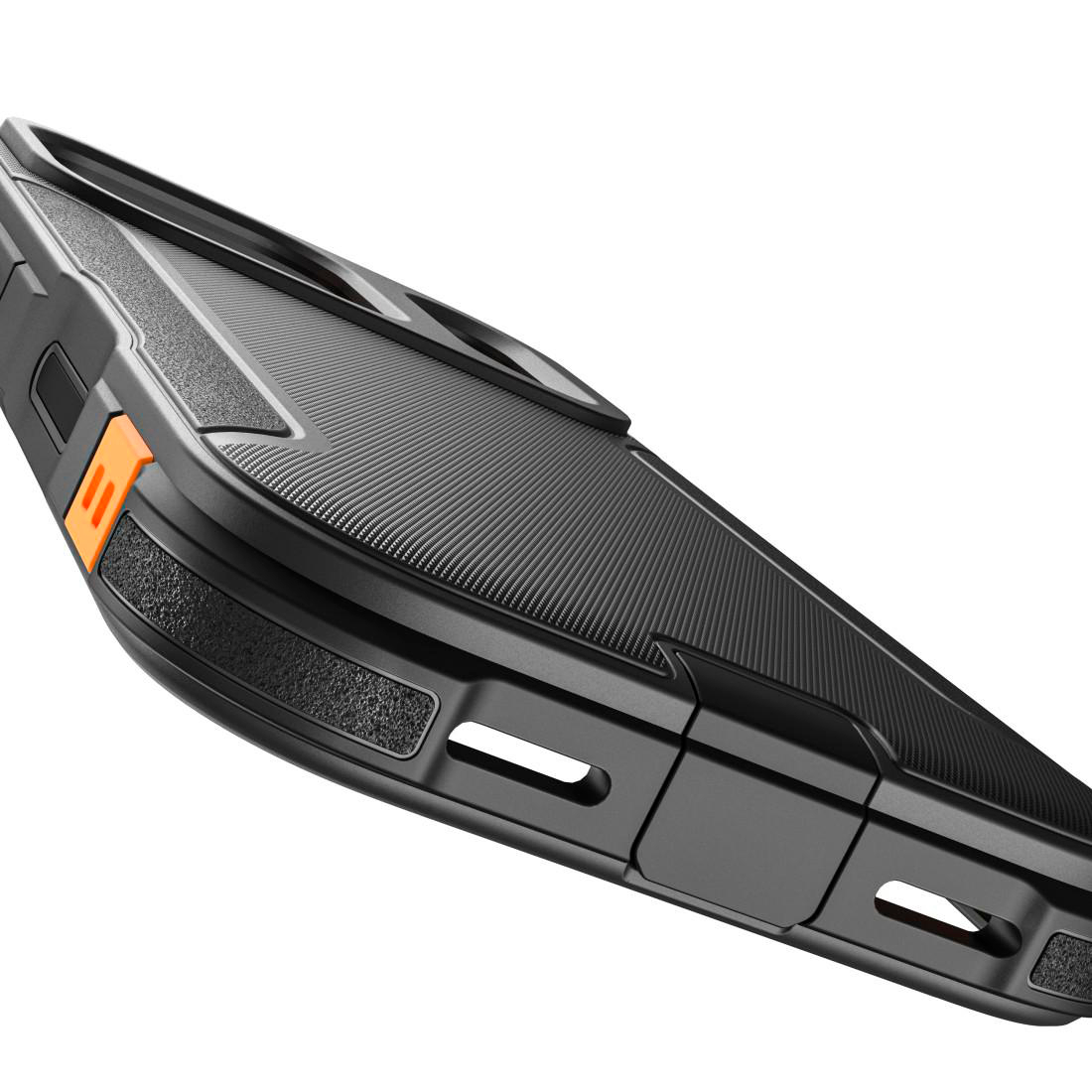 Eine schwarze, robuste Smartphone-Hülle mit geripptem Design und einem orangefarbenen Akzent auf weißem Hintergrund.