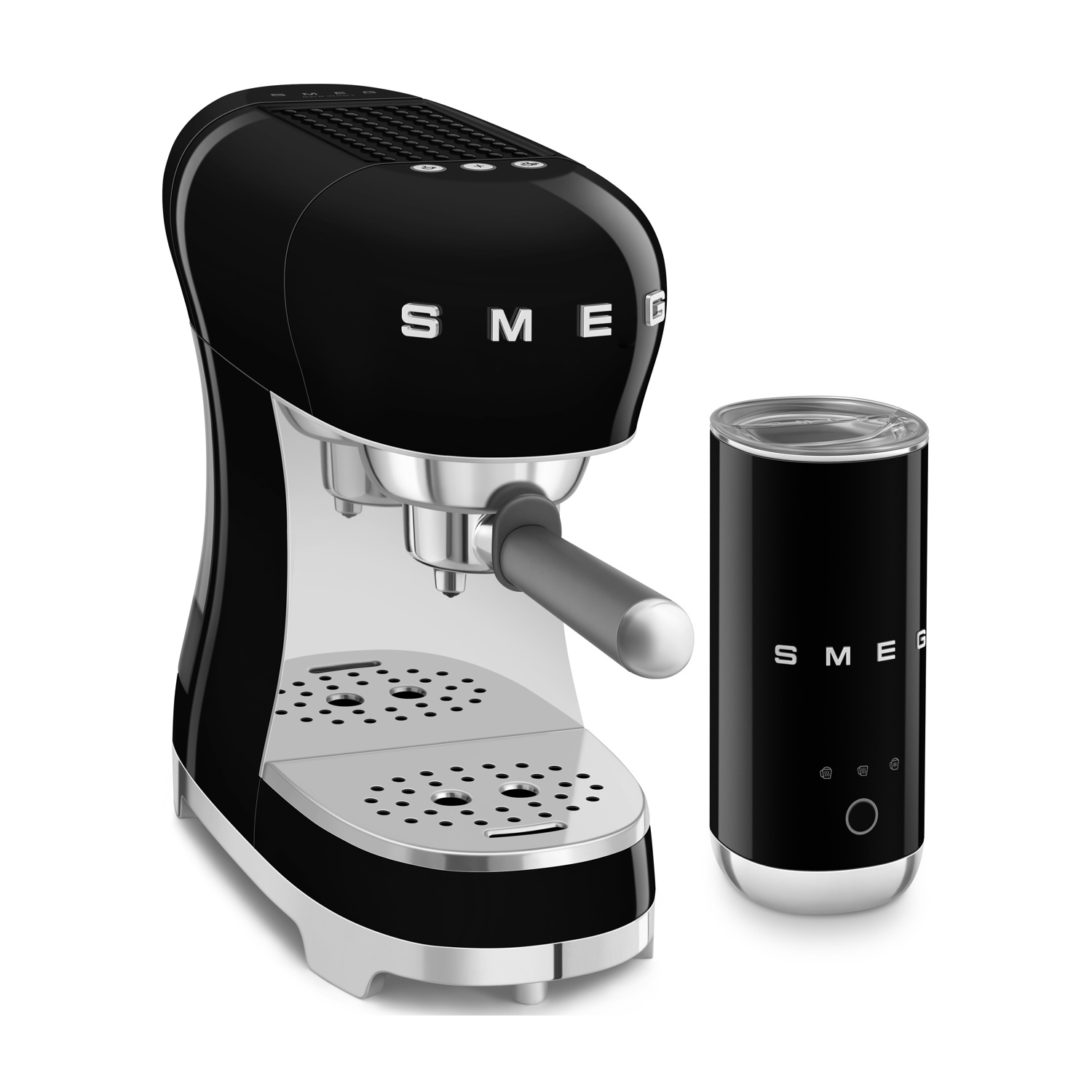 Macchina da caffè espresso Smeg nera con montalatte su sfondo bianco.