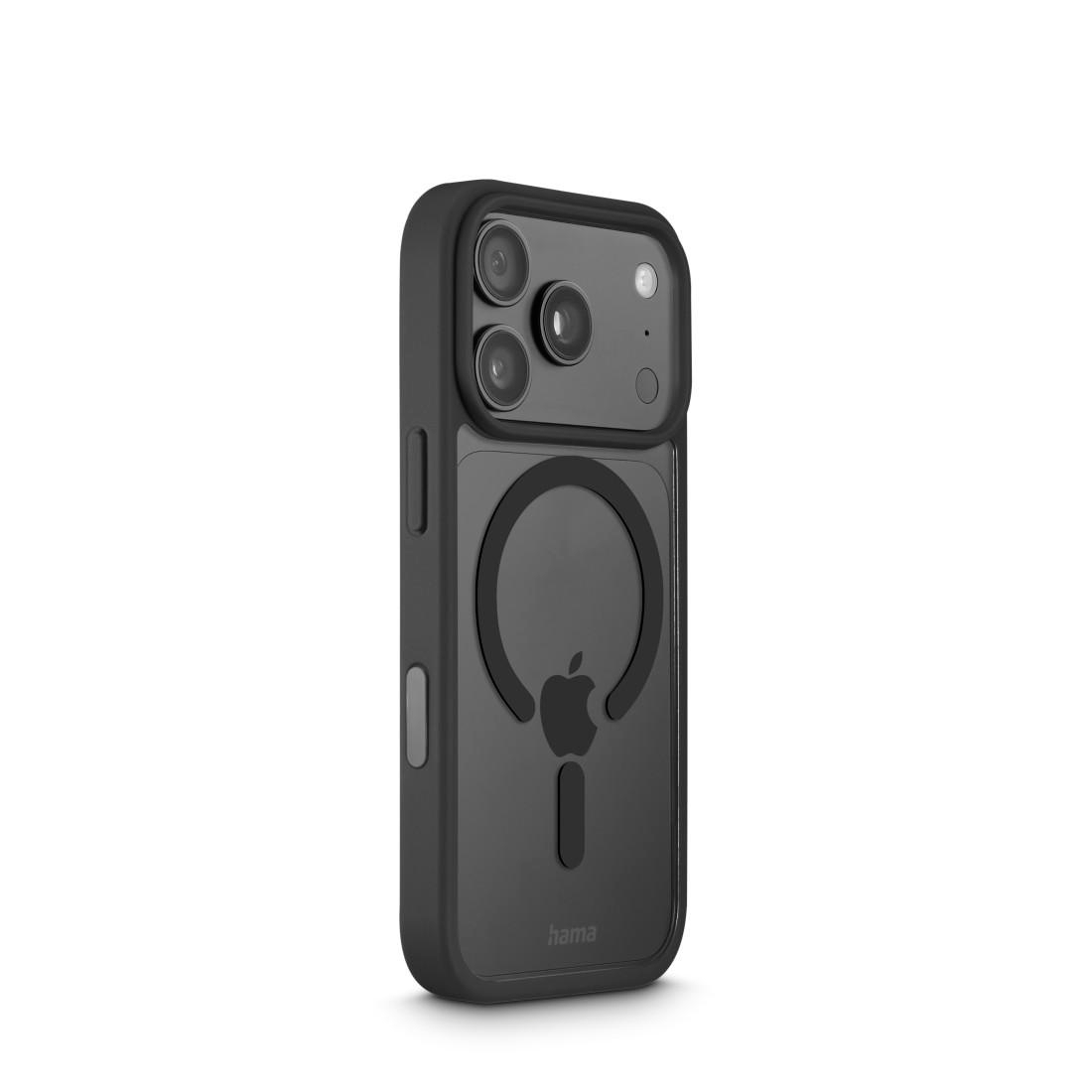 Schwarze Schutzhülle für ein Smartphone mit MagSafe-Kreis und Hama-Logo auf der Rückseite.