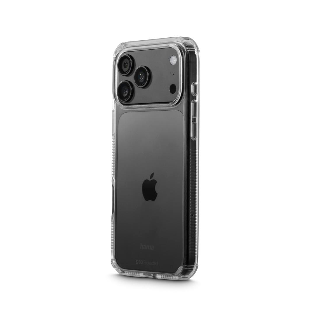 Ein schwarzes Smartphone mit dreifacher Kamera in einer transparenten Schutzhülle auf weißem Hintergrund.