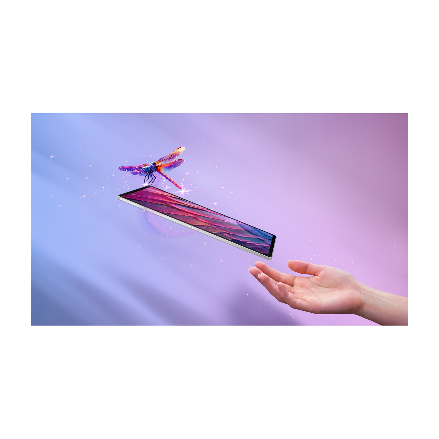 Una mano si protende verso un tablet fluttuante con una libellula colorata su sfondo viola e blu.