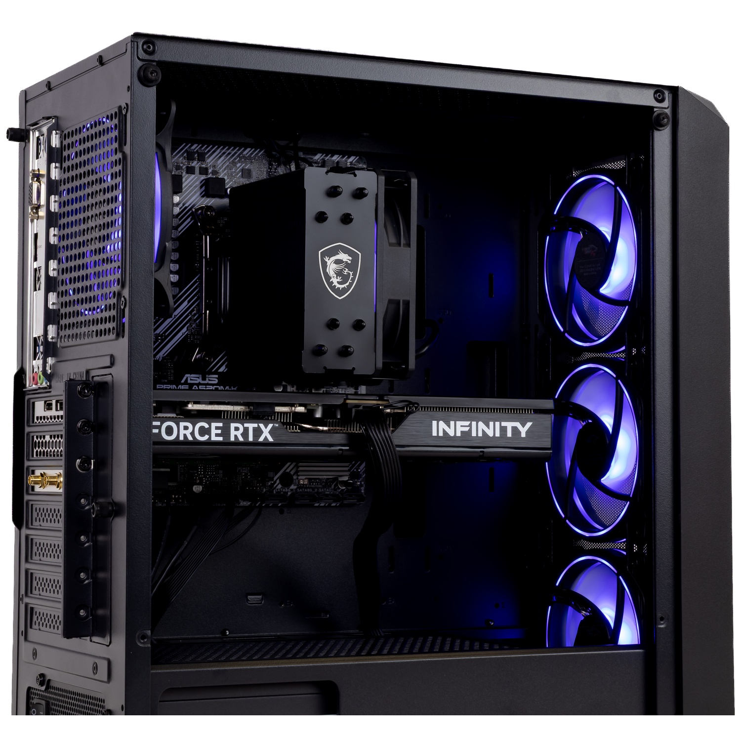 Open PC-behuizing met verlichte blauwe ventilatoren, MSI CPU-koeler en GeForce RTX-videokaart.