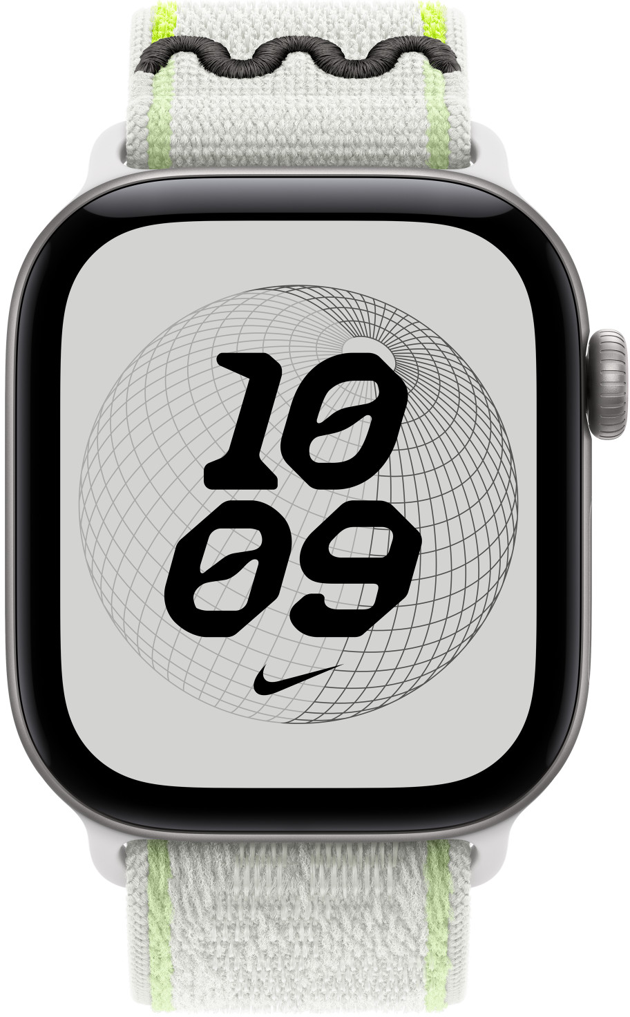 Egy Apple Watch fehér-zöld szövetpánttal, a kijelzőn 10:09-es idő és egy Nike logó látható.