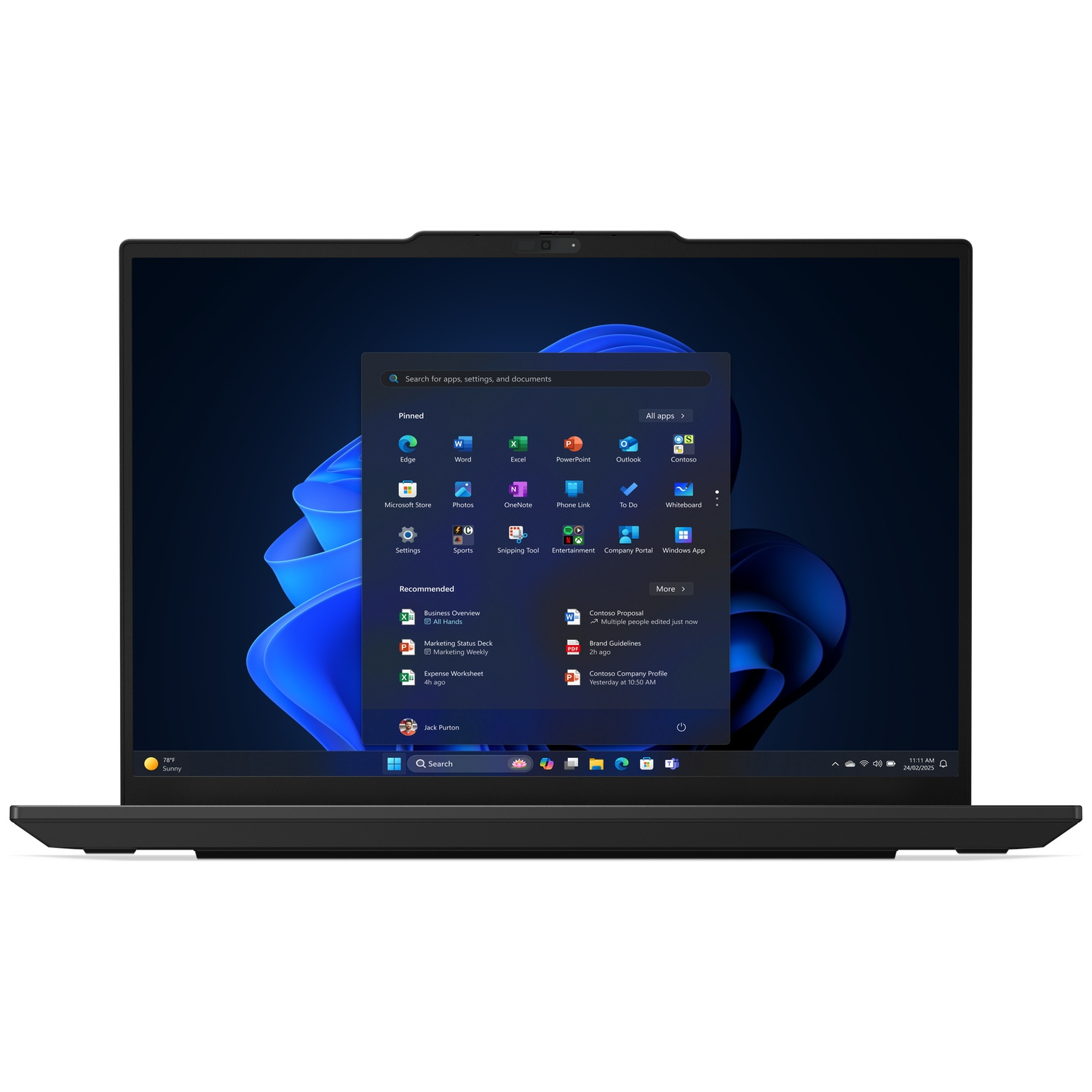 Een zwarte laptop toont het Windows 11 startscherm met een open app-menu en een blauwe achtergrond.