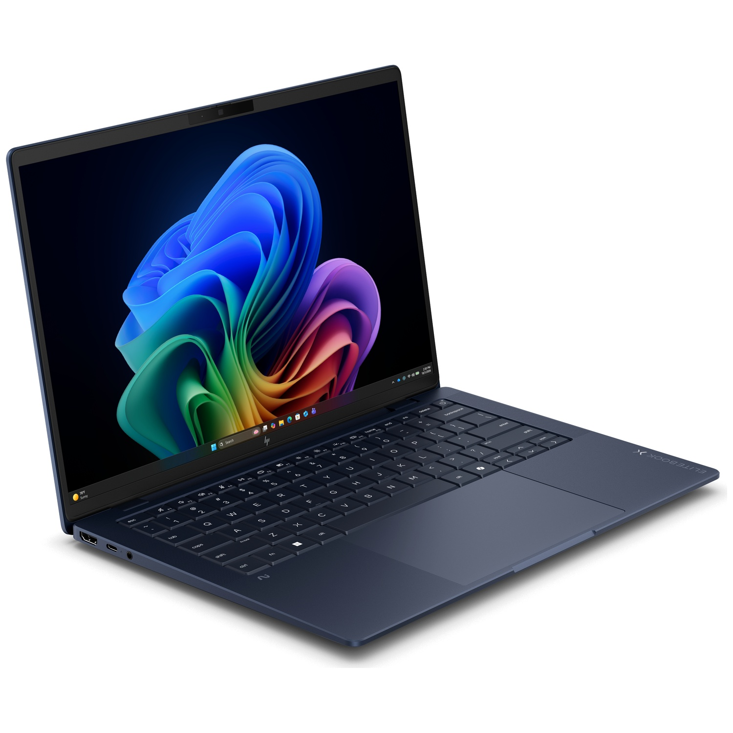 Een blauwe laptop met een open scherm dat een abstract, kleurrijk patroon toont.