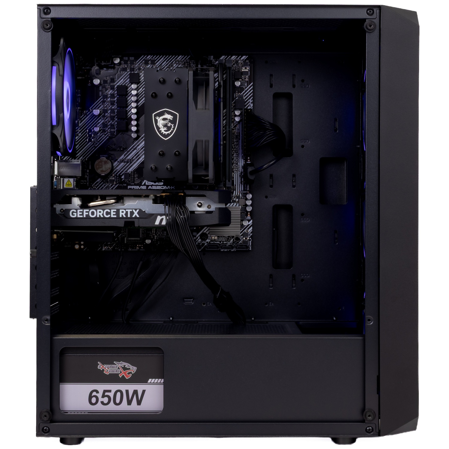 Vue intérieure d'un boîtier de PC ouvert avec carte mère, carte graphique GeForce RTX, ventirad et bloc 650W.