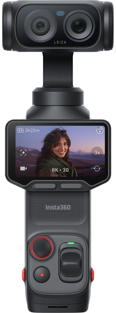 Fekete Insta360 kamera két Leica lencsével, kihajtható képernyővel és vezérlőgombokkal a markolaton.