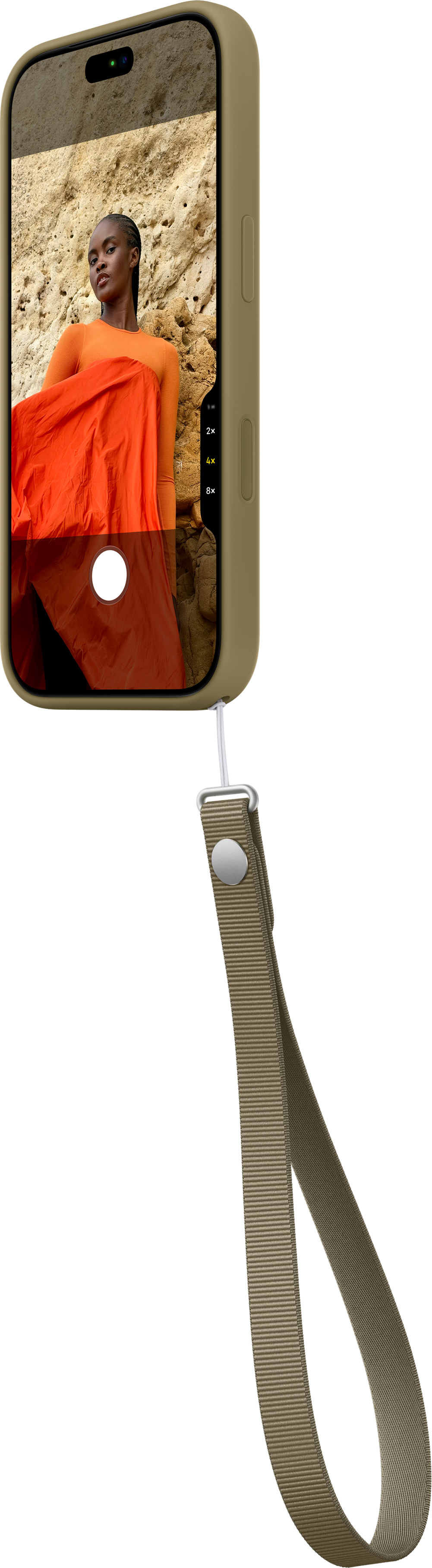 Ein olivgrünes Smartphone mit Lanyard zeigt auf dem Bildschirm eine Frau in Orange vor einer Felswand.