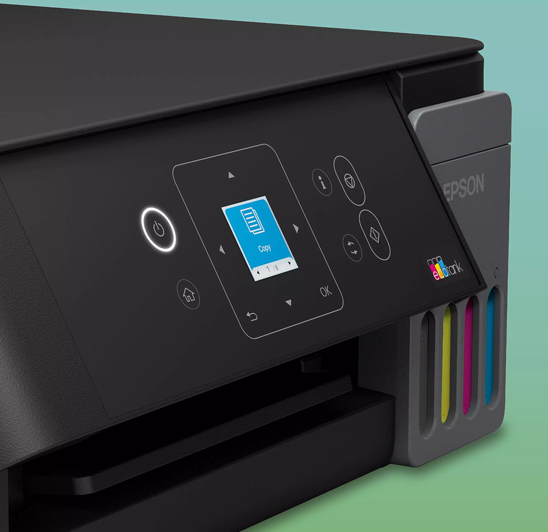 Epson EcoTank nyomtató megvilágított kezelőpanellel és látható tintatartályokkal.